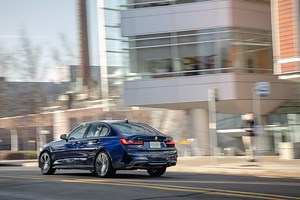 2020 BMW M340i xDrive: Drivers and Passengers Might Not Agree on How to Enjoy It