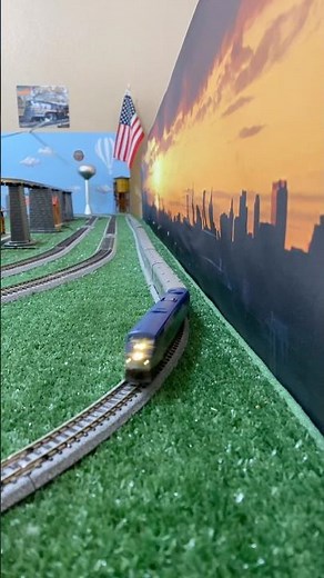 N Scale Legendary Amtrak California Zephyr Comes Alive -Genesis Locomotive Pulling 11 Passenger Cars