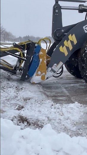 Crossover Relief and Trip Edge Wing Plow - KAGE Snowdozer