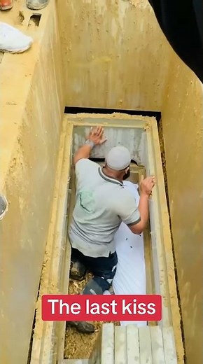 The Last Kiss - The Muslim Undertaker