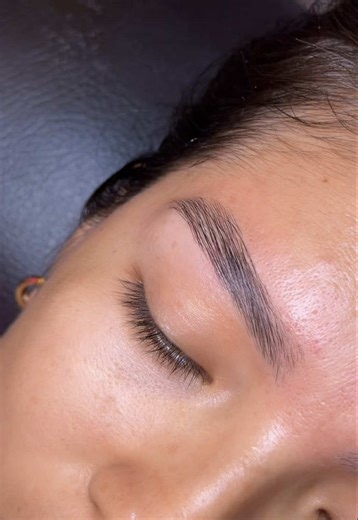 Depilación planchado de cejas El combo que eleva tu mirada. ✨🌸 #Magicnailsspa #cejasbonitas #salontrujillo #cejastrujillo