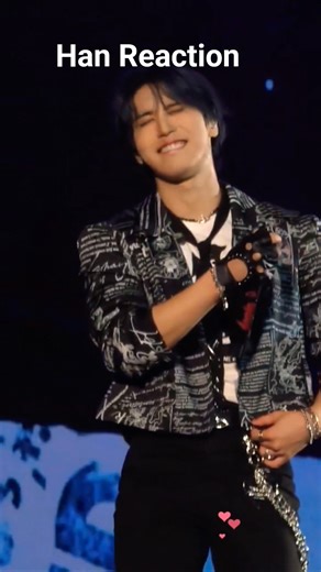 Hanjisung reaction stay sing along #kpop #shorts #hanjisung #holdmyhand #skz