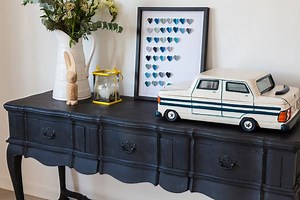 VIDEO: Create an artwork using paint swatches