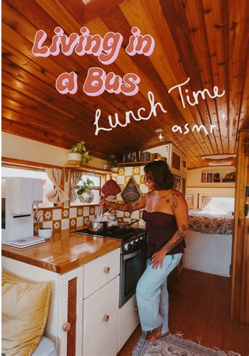 Experience Realistic Bus Life During Lunchtime