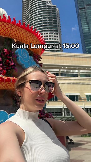 Living in a Tropical Climate vs. Four-Season Country: A Comparison