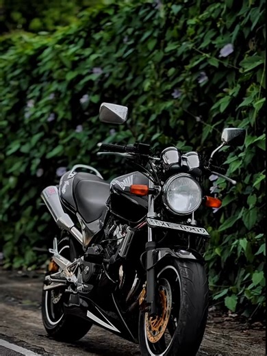 මුලු රත්නපුරෙම හොල්ලමු කොල්ලො..#rathnapura #hornet #biker #bikelover #foryoupage❤️❤️ #foruyou #sl #sinhalaquotes #fyppppppppppppppppppppppp #viral #trending #today #trendingsong #vadan_status