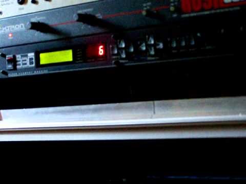 Digitech IPS33B - A demo