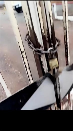 Nice try Worksop mechanics . But I’m coming in . #bluecollar #feildservice ##breakdown #cumminsengines #TOOLS @Corey Coffman 5” master key