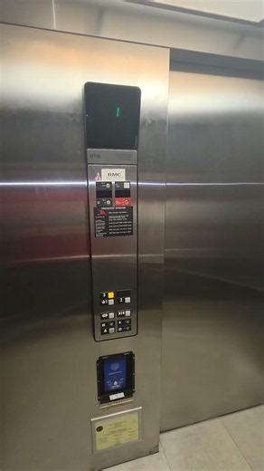 RMC Tyler Center Parking Garage Otis Elevator (Going Up)