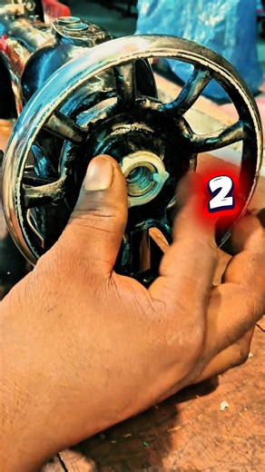 How to install the small wheel of the sewing machine? #foryou #trending #usa #sewingmachine #shorts