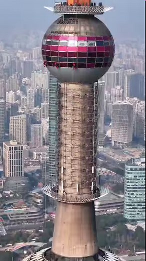 490K views · 12K reactions | What it's like to view a giant from up close? Overlooking the Oriental Pearl Tower, the Huangpu River is visible and the city is booming in its rhythm. ：@kanameraito #urbanlife #cityscape #oriental #orientalpearltower #lujiazui #ipshanghai #Shanghai | IP SHANGHAI | Facebook