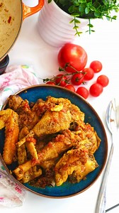 Traditional Umleqwa, hard chicken cooked the way uGogo would cook it ekhaya. No fussing about just simple, delicious and straight to the point nje ! . . #hardchicken #umleqwa #nkukhumakhaya #freerangechicken #pluverachicken #traditionalfood #traditionalstew foodpornuk #dinnerrecipes #easyrecipesathome #pap #mogodu #southafricanfood #zimfood #africanfoodblogger #africancuisine #sadza #nyama #foodcontent #southafricanfoodies #easyrecipes #africanrecipes #africanfoodrecipes #africanfoodyummy #zimba
