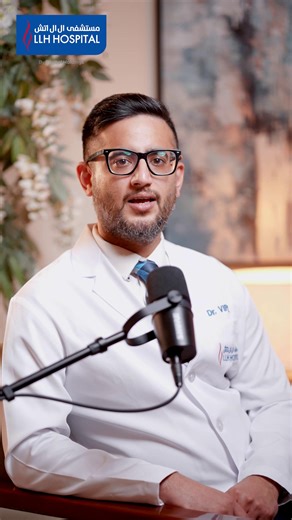 Kidney disease can be silent — and the early signs are easy to miss. Dr. Vipul Bakshi, Specialist in Urology, explains how many people overlook symptoms like tiredness, swollen feet, and dark urine, only to discover kidney issues much later. Regular urine tests, blood pressure checks, staying hydrated, and reducing salt can help catch problems early. Your kidneys won’t warn you — but your tests will. 📞 Book your kidney check-up today: 800 55 | 🌐 https://ow.ly/PIJ450XvKh6 ____ #KidneyHealth #Ur