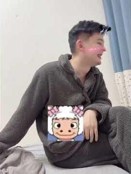 Imperial Bath Time: Emperor Fanfan's Daily Health Ritual