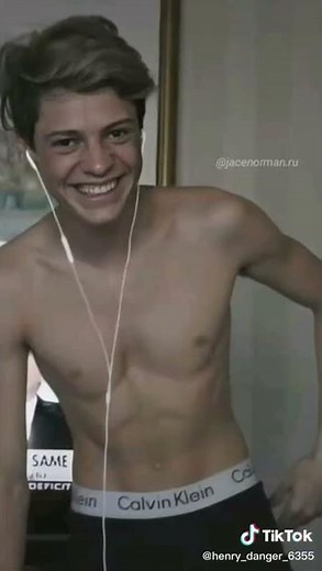 fotos de jace norman sem camisa