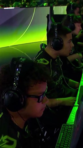 Huke ALMOST Pulled Off The Greatest Play In CoD History 😱