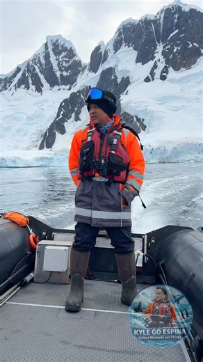 Paradise Bay: Tahimik na Yelo ng Antarctica Ang Paradise Bay ay isa sa pinakamagandang lugar sa Antarctic Peninsula, kilala sa sobrang tahimik na tubig, malalaking glacier, at halos salamin-like na repleksyon ng yelo at bundok. Madalas itong puntahan ng mga barko dahil kalmado ang kondisyon kumpara sa ibang parte ng Antarctica. Matatagpuan din dito ang Base Brown (Brown Station), isang Argentine research station na ginagamit para sa scientific studies, lalo na sa biology at geology. Dahil sa lok
