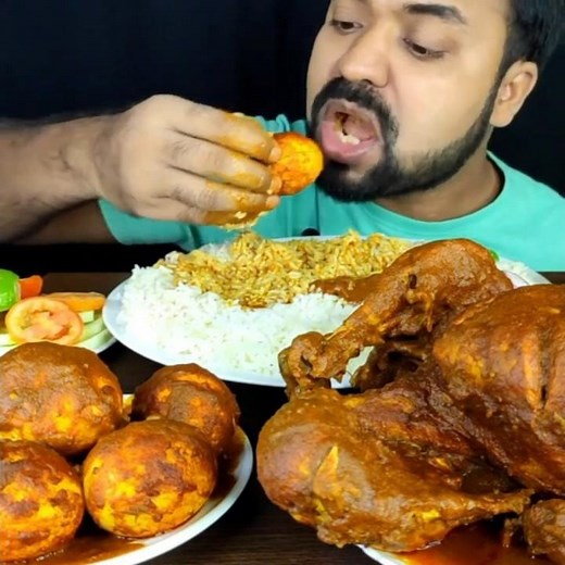 AMAR: EATING SPICY EGG CURRY🔥 BASMATI RICE || #shorts #mukbangn#asmreating #mukbangasmr #asmr