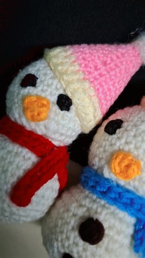 couple snowman key chains available ⛄️ ☃️ DM to order WhatsApp: 9863731043 #handmadegifts #hookandbloom #ruksana #smallbusiness