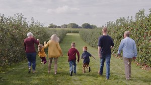 Apple harvest is underway - don't miss the magic! Find an apple-picking location near you using our interactive locator map. | New York Apples