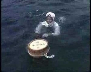 Pearl diving and children in Japan 1960 昭和の日本