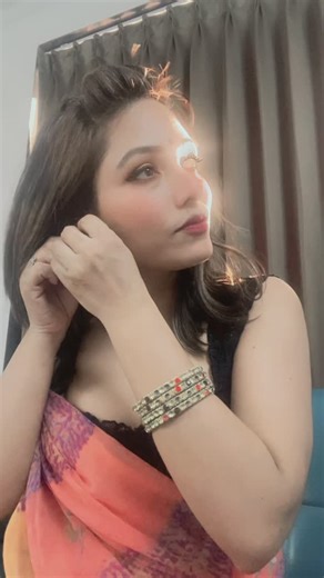 Zoya Rathore on Instagram: "Dophar ki dhoop meri zulfon se chanti hui acchi lag rhi 😍😍h na🥰🥰🥹🥹 #song #music #love #singer #songs #instagram #instagood #musician #rap #artist #hiphop #musica #instamusic #like #follow #pop #art #musicvideo #newmusic #guitar #songwriter #cover #trending #sing #rock #newsong #viral #video #singing #lyrics"