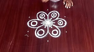 Beautiful Padikolam for beginners 🌺 Easy n cute apartment muggulu 🌺 Amazing kolangal 🌺 24/7 Rangoli #rangoli #rangolidesigns #mugguludesigns #kolamdesigns #easyrangoli #kolamdesigns #mugguludesigns #rangolidesigns #simplekolam #rangolidesign #mugguludesignswithdots #chukkalamuggulu #padikolam #geethalamuggulu #fridaykolangal #rangoliartdesigns | Rangoli kolam