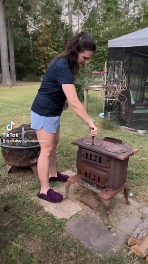 1.5M views · 10K reactions | I decided to fire up the old cast iron stove last night & make some Bacon Cheese Dip. Recipe here (oven method)➡️: https://www.mrshappyhomemaker.com/bacon-cheese-dip/ #castironcooking #castiron #mrshappyhomemaker #woodfiredstove | Mrs Happy Homemaker | Facebook