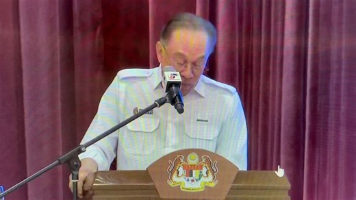 Based on your understanding, what does he want to express? The speech: "“Kerajaan bersetuju untuk melanjutkan tempoh peralihan tanpa penalty untuk satu tahun lagi untuk e-invoice..menangguhkan... tidak pelaksanaan einvoice, banyak mengatakan melibatkan kos terlalu tinggi”" | CCS - Chartered Accountants