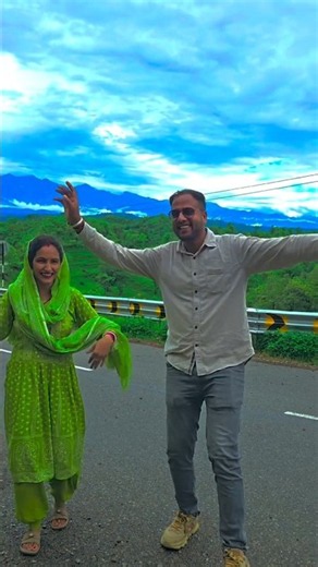 I want to love you by holding your hand. Karnail Rana old Pahadi song.