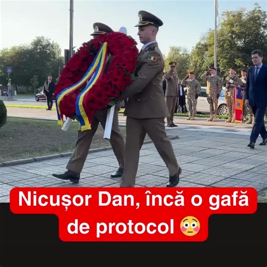 3.1K views · 12 reactions | Nicușor Dan, încă o gafă de protocol  Ofițerii SPP au încercat să "mascheze" totul  | PtSuflet | Facebook