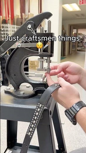 Making a Leather Studded Dog Collar #leathercraft #leatherdogcollars