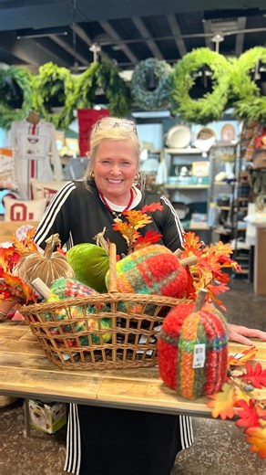 Let’s style this basket for fall using non-traditional fall colors! Where would you place this basket? 🧺🧡🍁 Comment FALL to receive a link to these fall items! | Creative Kitchen