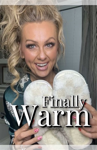 ✨I’m picky about house shoes because: • They can’t be flat. • They can’t feel cheap. • And they HAVE to stay warm. ☁️ These are memory foam, lightweight, and actually cushion your step. 💸 And for this price?? I’m probably ordering another color. @CosyToes #TikTokShopFinds #CozyEssentials #Under20Finds #MomLifeMustHaves #HomeComfort