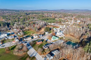 Living in the Weare Neighborhood of Weare, NH
