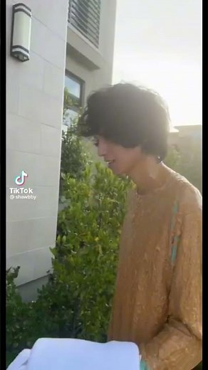 Shawn and kat being sus