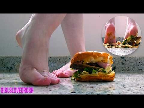 Goddess Girl vs Burguers | Barefoot Crush Burguer 🥰