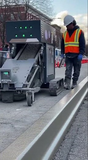 Robot Curb Extruder in Action