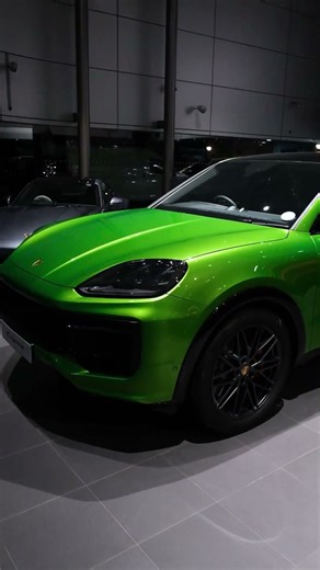 Cayenne GTS in Java Green Metallic | Paint to Sample
