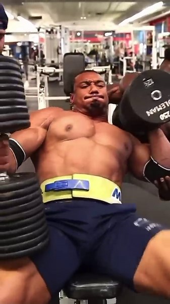 ATTEMPTING 500 POUND INCLINE PRESS!