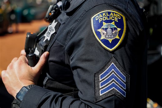 Armed Oakland bank robbery suspects nabbed on Bay Bridge: PD