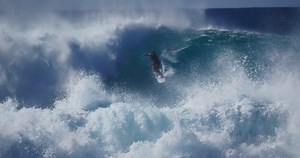 4.7K views · 21 reactions | It's an honor to fuel Reef McIntosh. Learn how the legendary surfer stays energized to charge the biggest waves here: https://lairdsuperfood.com/blogs/news/reef-mcintosh-the-legendary-surfers-daily-ritual 酪☕️ #reefmcintosh #lairdsuperfood #betterfoodbetteryou #surfsup | Laird Superfood | Facebook