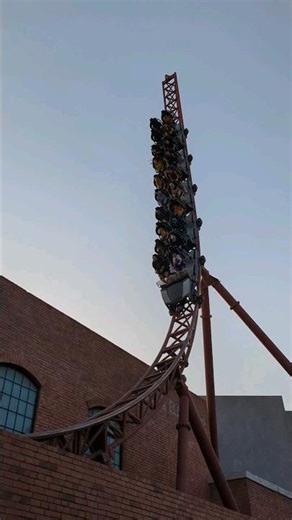 The Hunger Games Roller Coaster | Capitol Bullet Train @Motiongatedubai #rollercoaster #achterbahn
