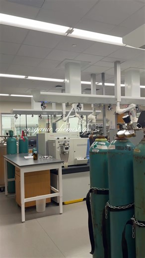 come to ochem lab with me 💉🫧🍊🥼 in this lab we extracted limonene (the oil that gives citrus smell and flavor) from orange peels #vlog #premed #prepa #stem