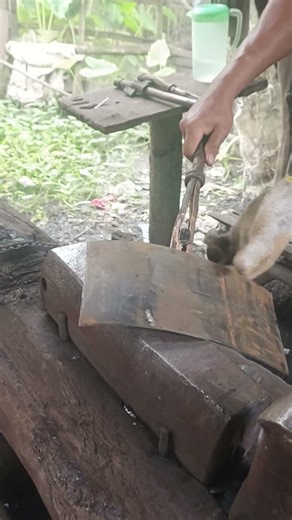 Most Satisfying to Watch #blacksmith #forge #anvil #ancientcraft #steel