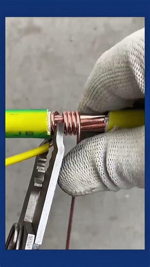 Simple and Strong Wire Splicing Technique #ElectricianGuide #DIYWorkshop #PracticalTips #Shorts
