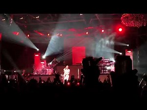 MGK with YUNGBLUD live - I Think I’m OKAY (live at the Fillmore)