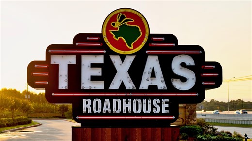 Texas Roadhouse tells staff there 'is a dress code for customers'