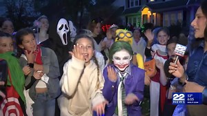 We got 6-7ed on live TV! 22News Reporter Victoria Buddie was surrounded by trick-or-treaters in Longmeadow on Halloween! | WWLP-22News