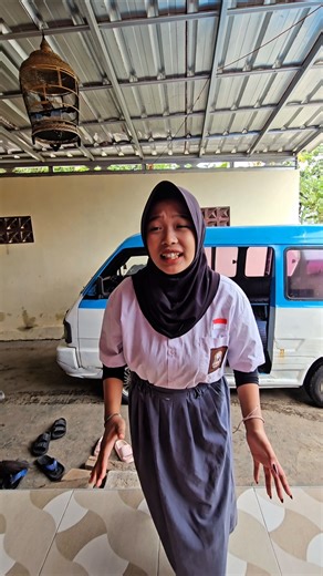 The teacher's car's telolet lights turned on by themselves #trendingshorts